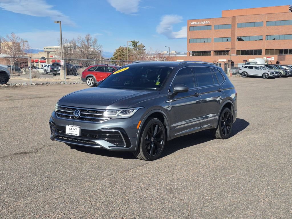 Used 2022 Volkswagen Tiguan SEL R-Line image 4