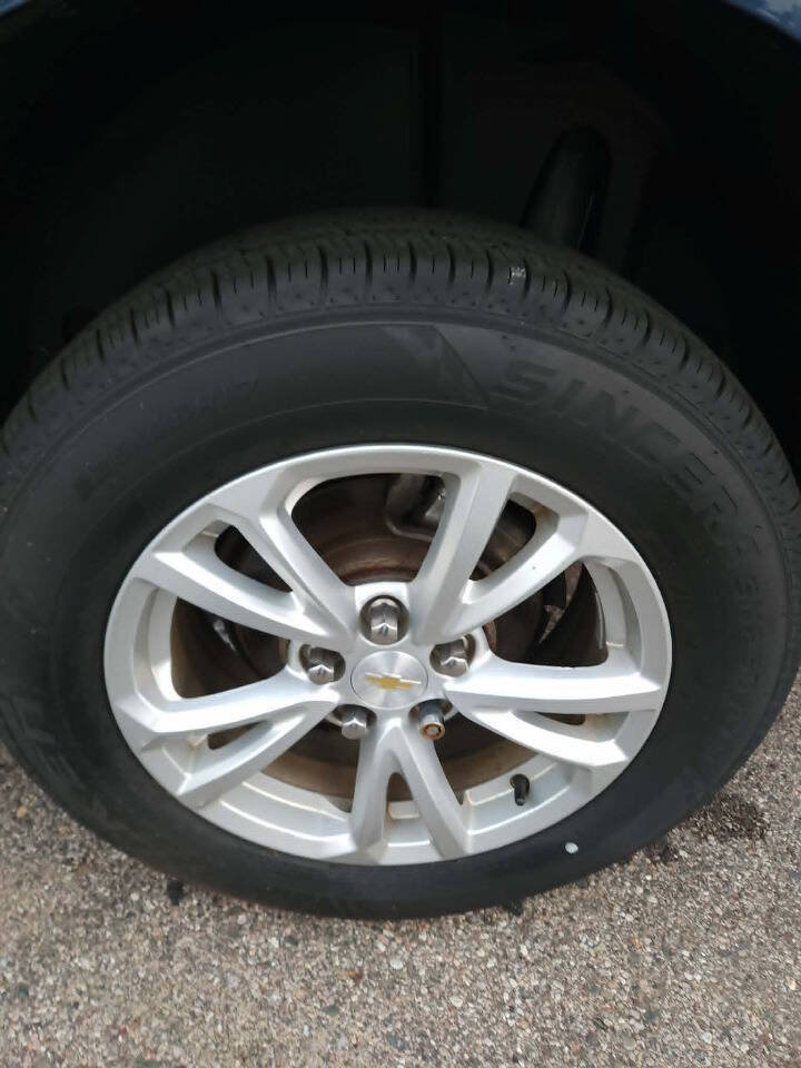Used 2017 Chevrolet Equinox LT w/ Convenience Package AWD/4WD image 30