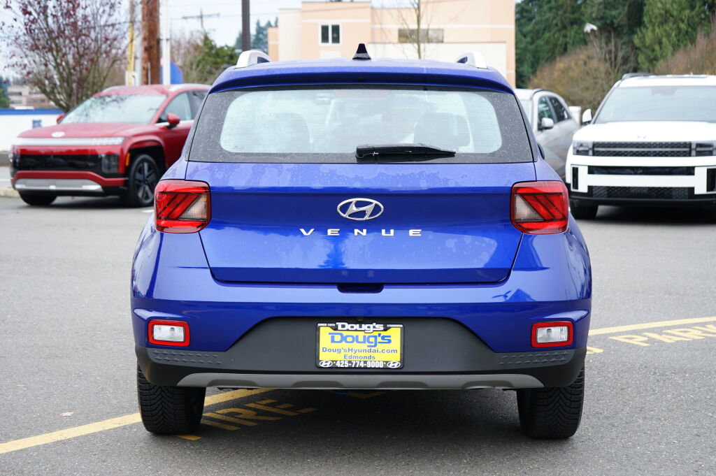 Used 2022 Hyundai Venue SEL w/ Cargo Package image 7