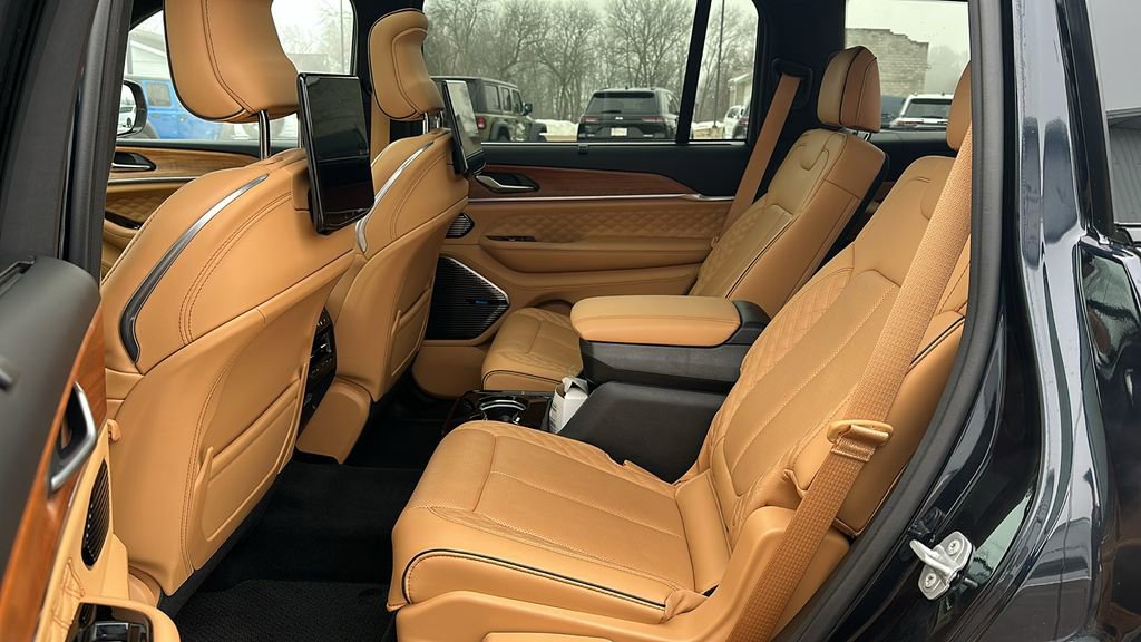 Used 2024 Jeep Grand Cherokee L Summit image 29