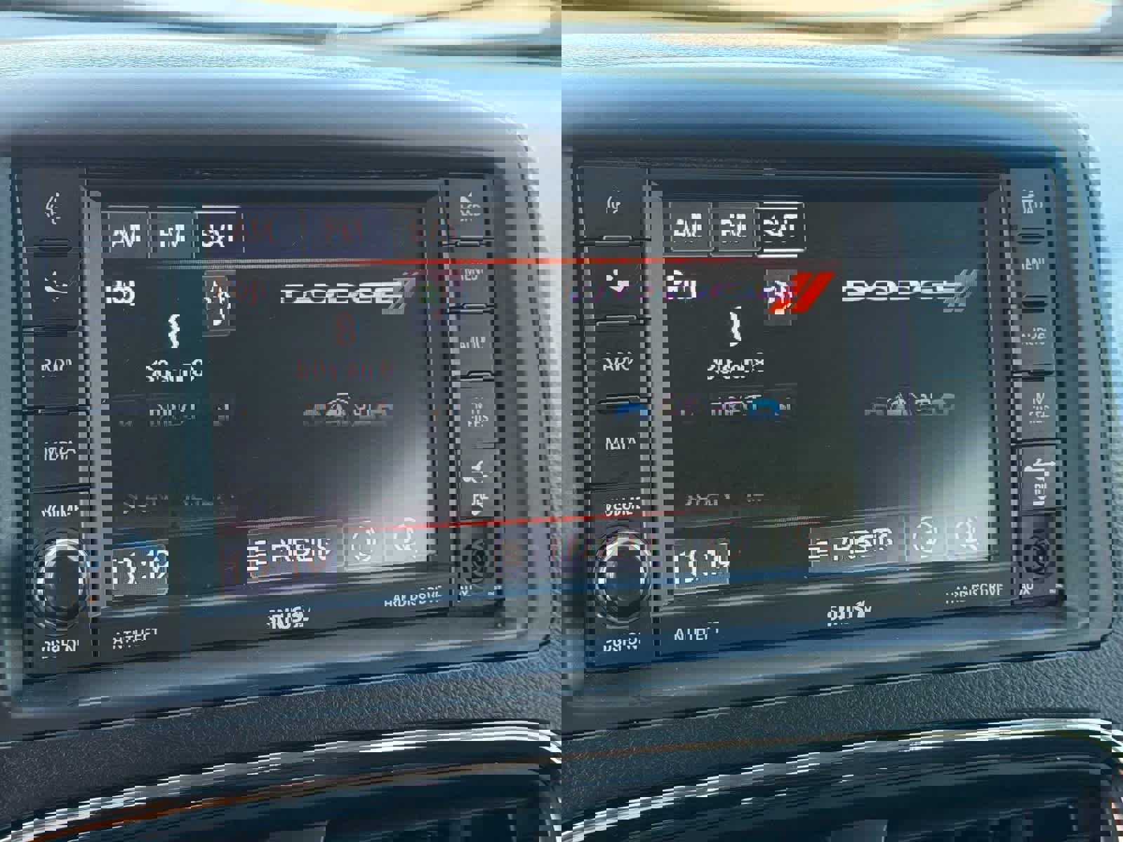 Used 2018 Dodge Grand Caravan SE w/ UConnect Hands-Free Group image 20