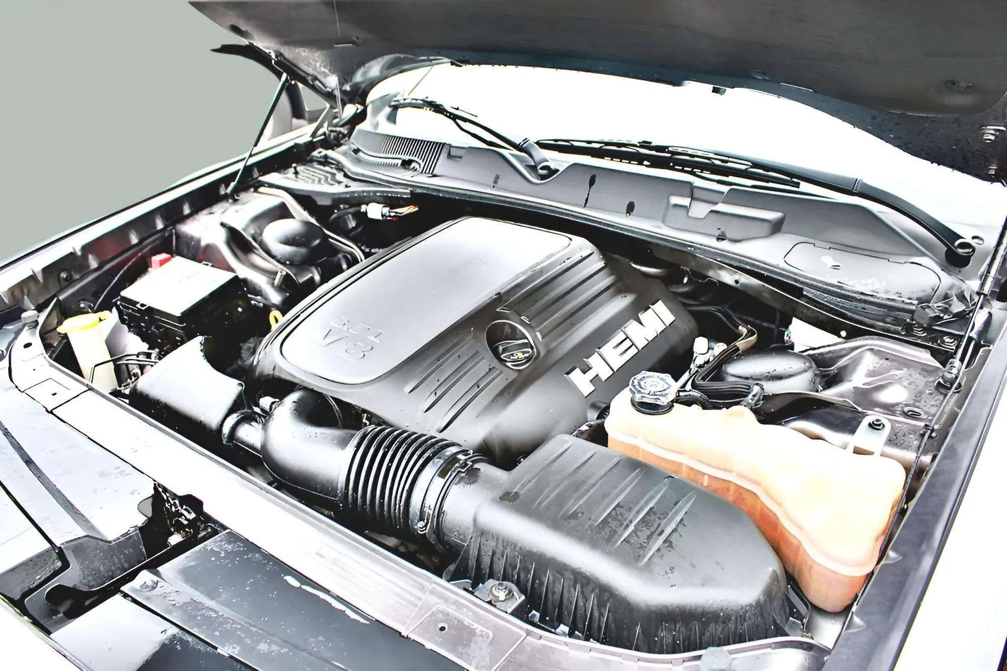 Used 2015 Dodge Challenger R/T Plus image 24