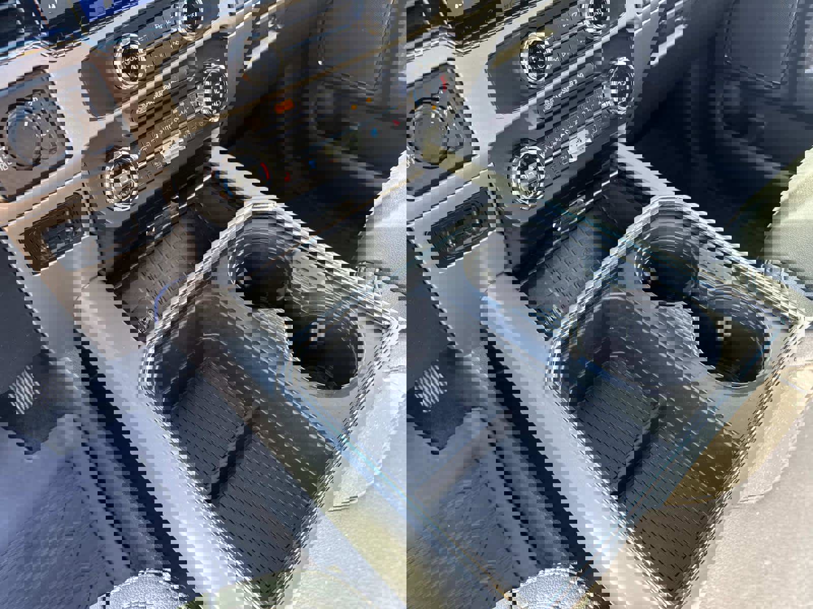 Used 2022 Ford F250 Lariat w/ Lariat Ultimate Package image 43