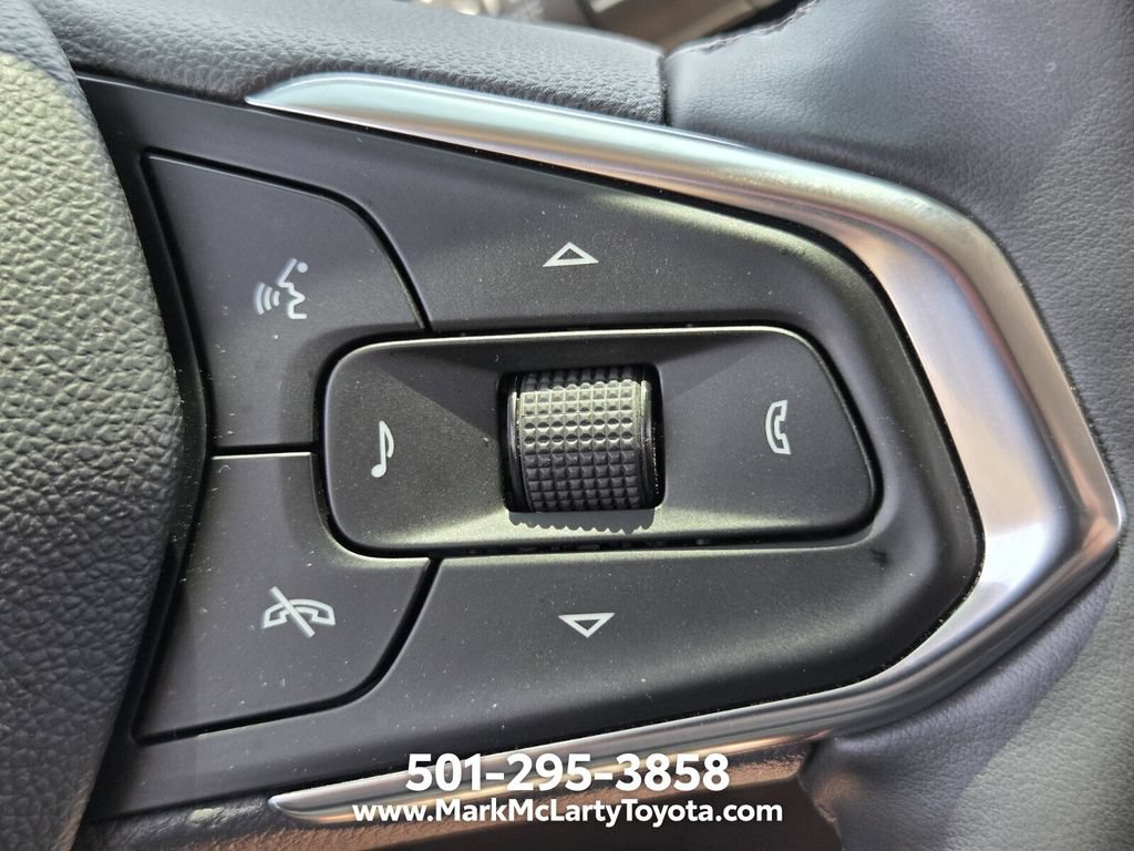 Used 2025 Chevrolet Trax LT w/ Driver Confidence Package FWD image 24