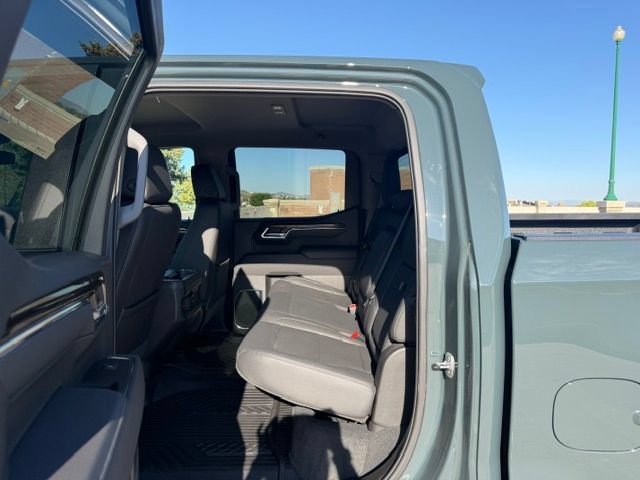 Used 2025 Chevrolet Silverado 1500 LT Trail Boss w/ Convenience Package II AWD/4WD image 18