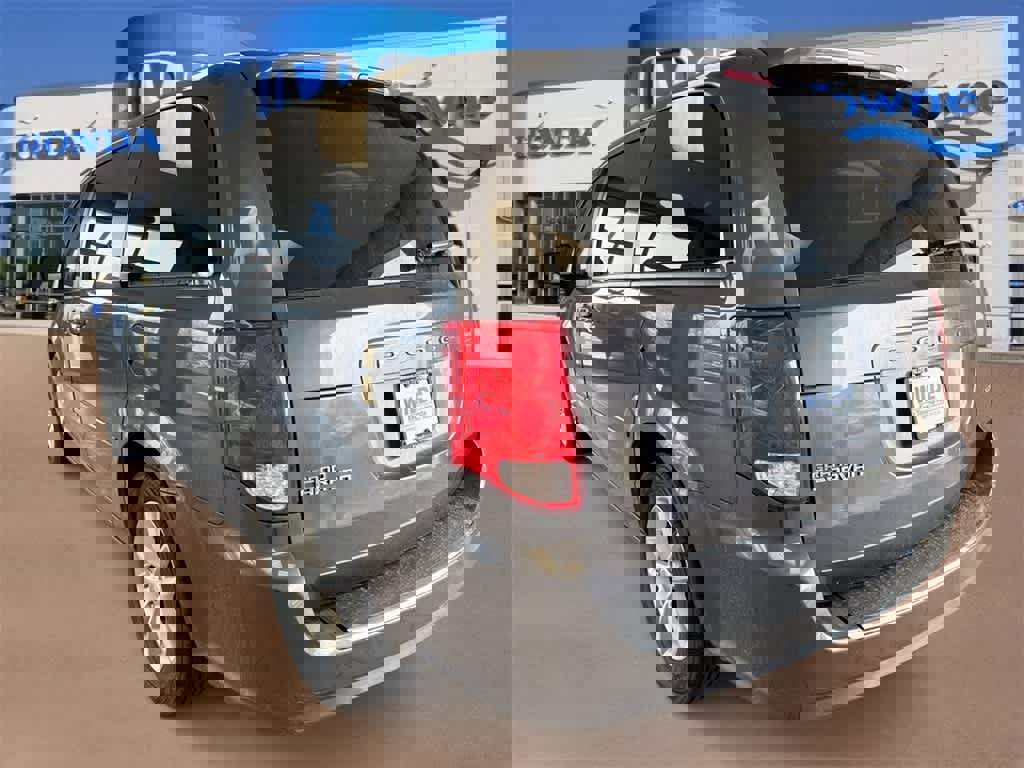 Used 2015 Dodge Grand Caravan SXT w/ UConnect Hands-Free Group image 6