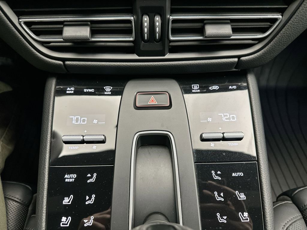 Used 2023 Porsche Macan S image 25