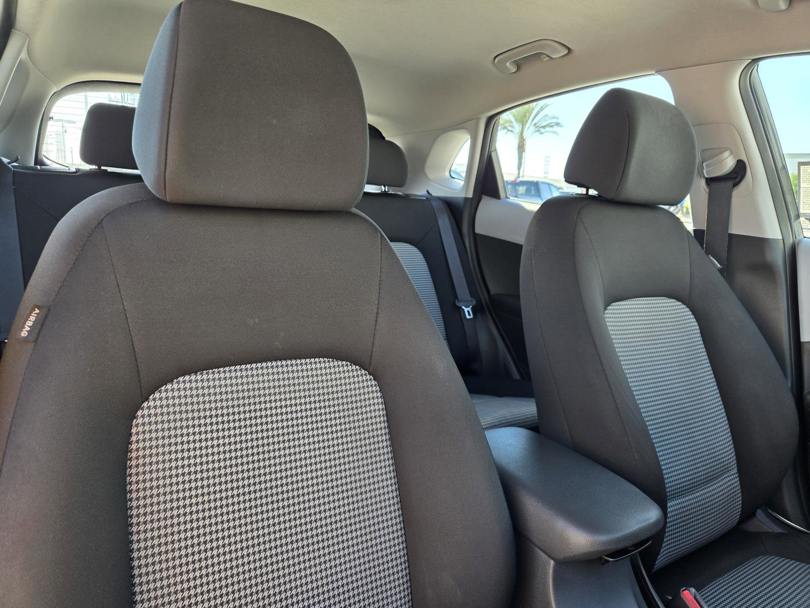 Used 2020 Hyundai Kona SE image 27