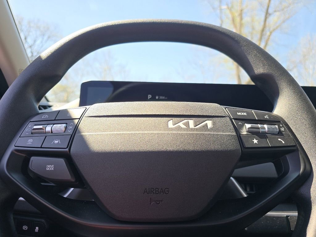 Used 2025 Kia K4 LXS image 25