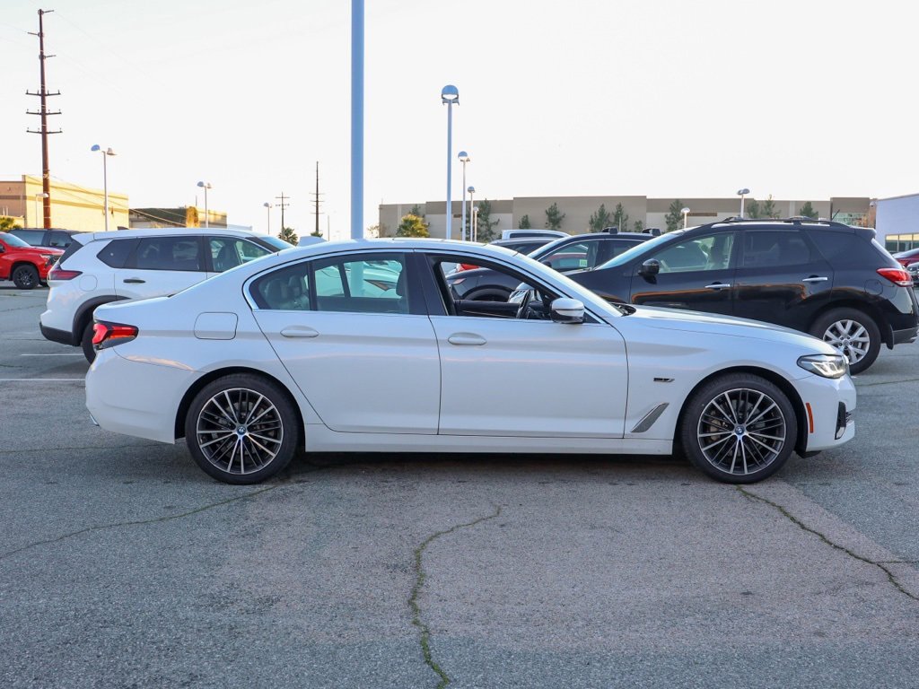 Used 2023 BMW 530e image 2