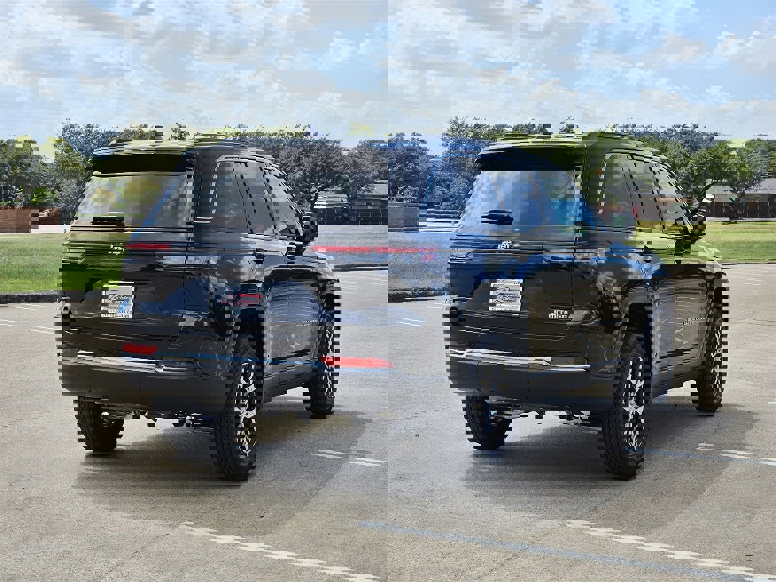 New 2025 Jeep Grand Cherokee Limited image 4