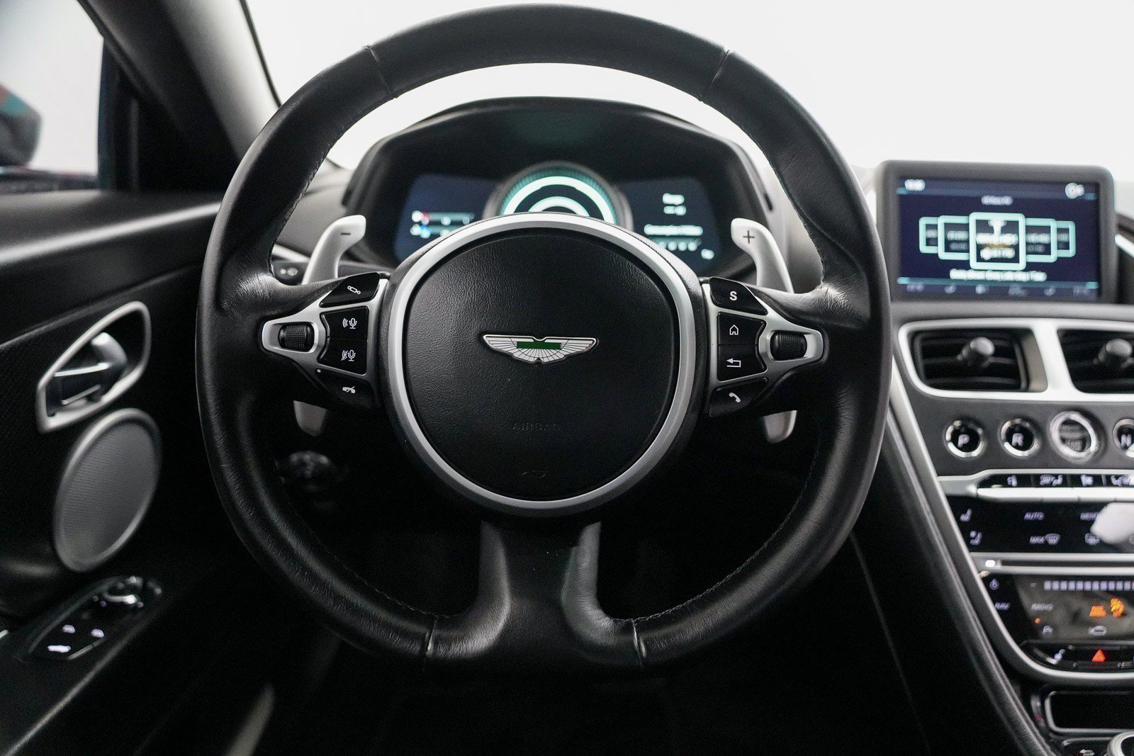 Used 2018 Aston Martin DB11 V12 image 20