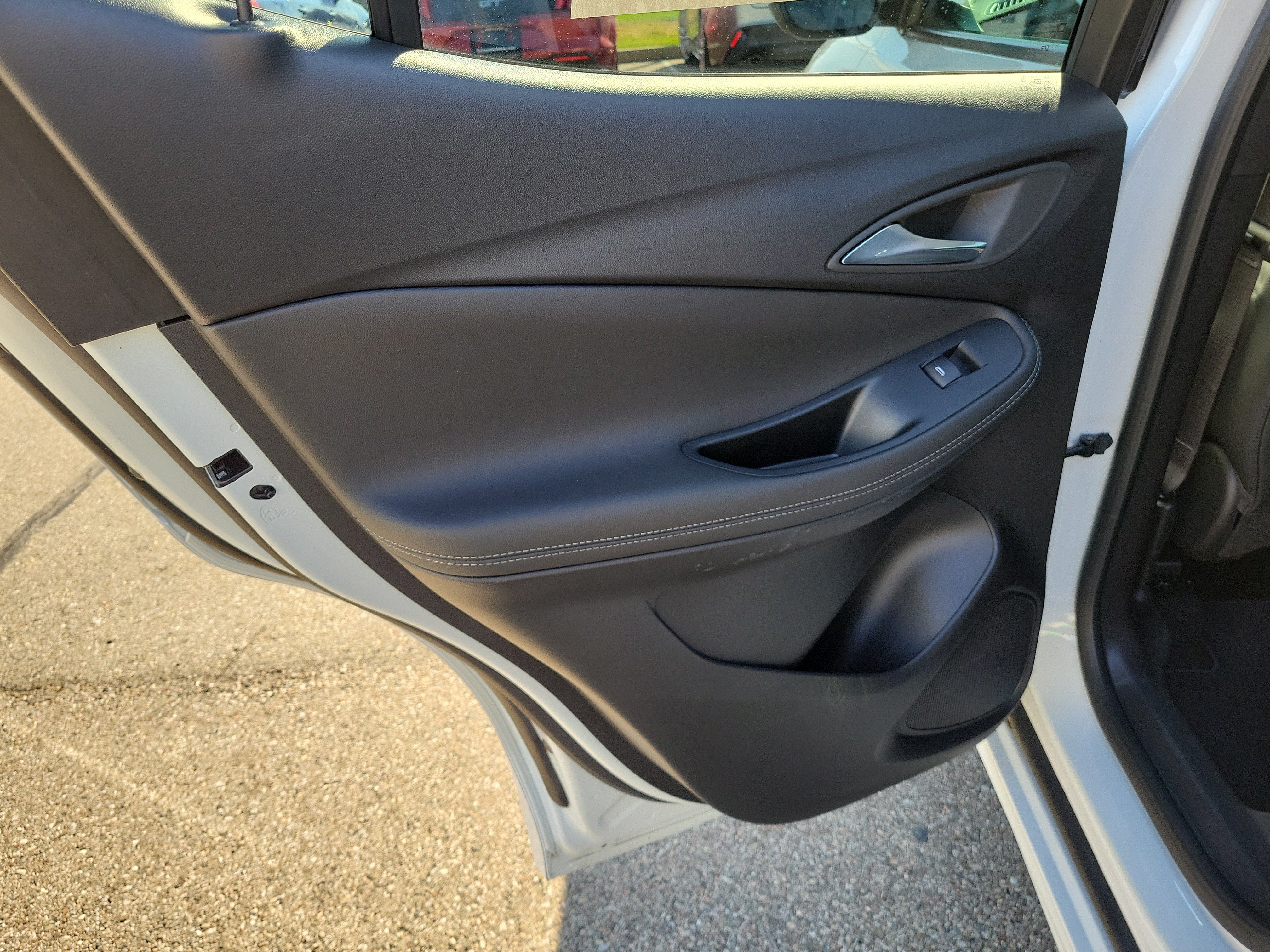 Used 2021 Buick Encore GX Select w/ Advanced Technology Package FWD image 14