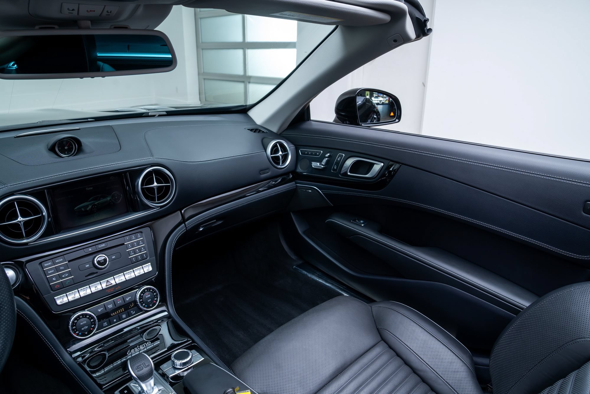 Used 2019 Mercedes-Benz SL 550 image 9