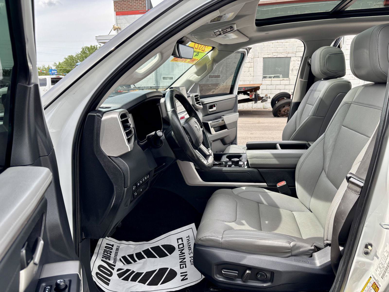 Used 2022 Toyota Tundra Limited w/ Power Package AWD/4WD image 7