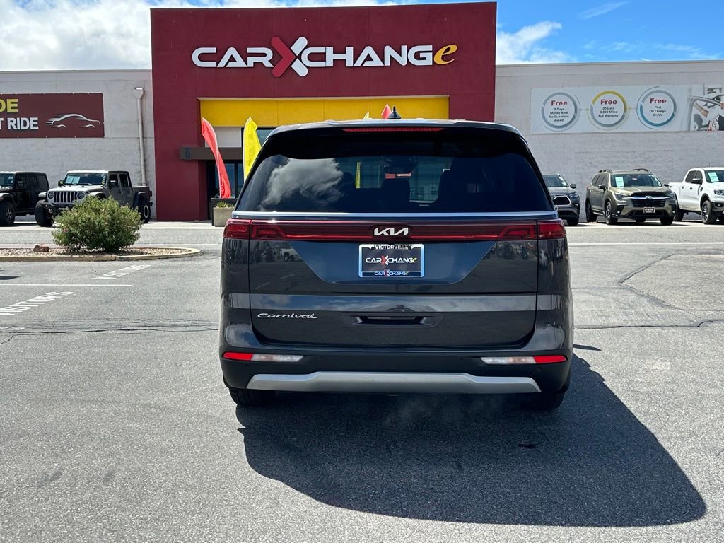 Used 2022 Kia Carnival LX image 6