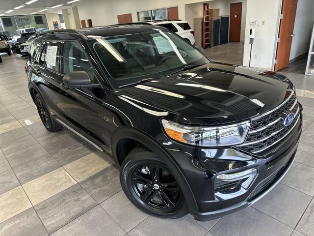 Used 2023 Ford Explorer XLT w/ Equipment Group 202A AWD/4WD image 12