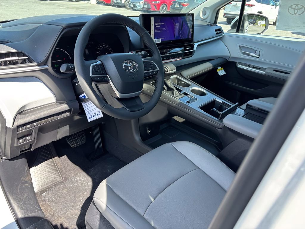 New 2026 Toyota Sienna XLE AWD/4WD image 12