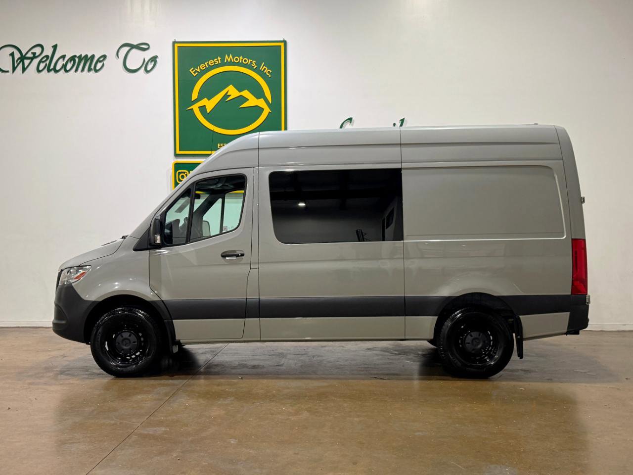 Used 2021 Mercedes-Benz Sprinter 2500 image 4