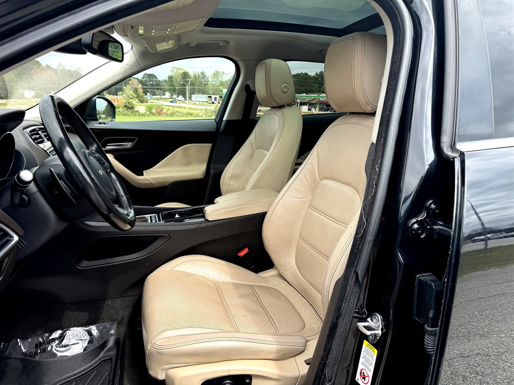 Used 2017 Jaguar F-PACE Prestige AWD/4WD image 3