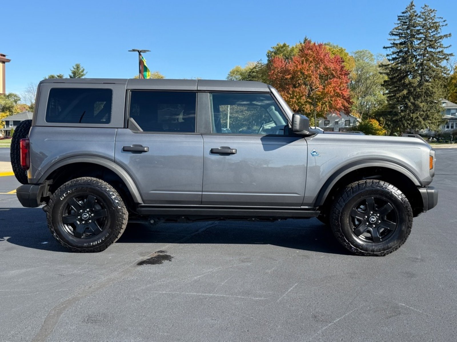 Used 2024 Ford Bronco Black Diamond image 9