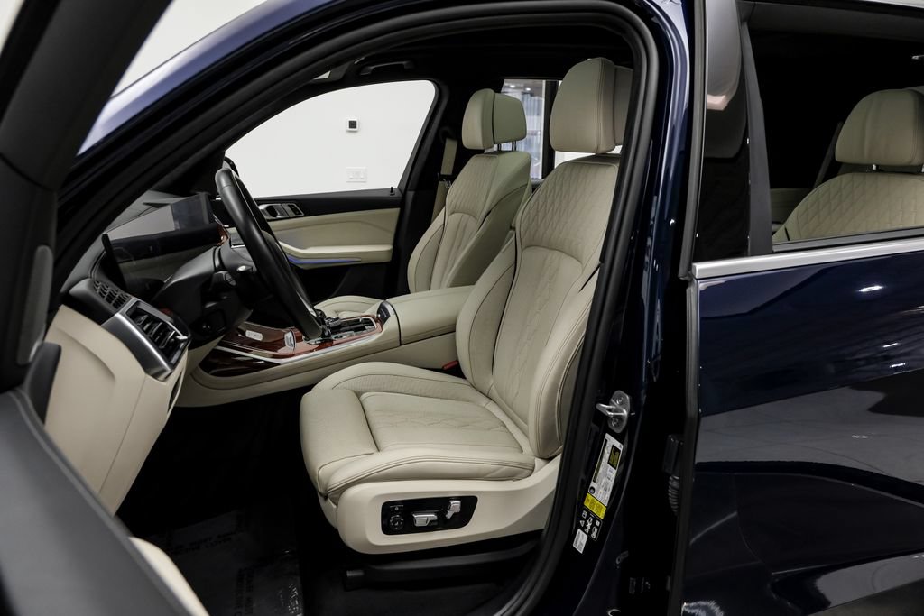 Used 2024 BMW ALPINA XB7 AWD/4WD image 31