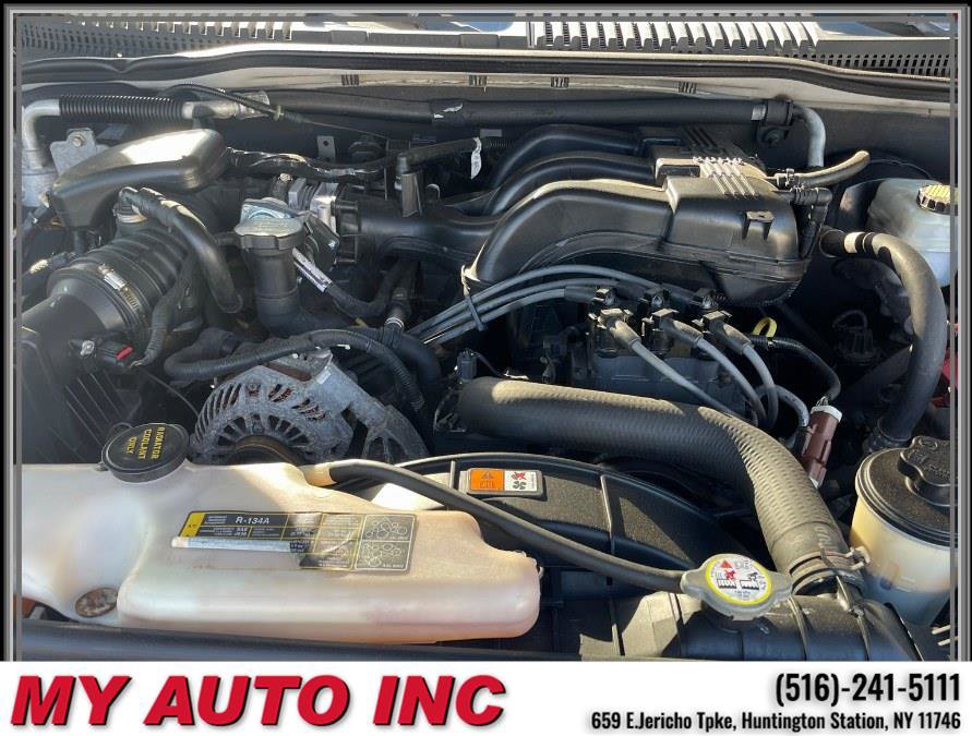 Used 2010 Ford Explorer XLT AWD/4WD image 24
