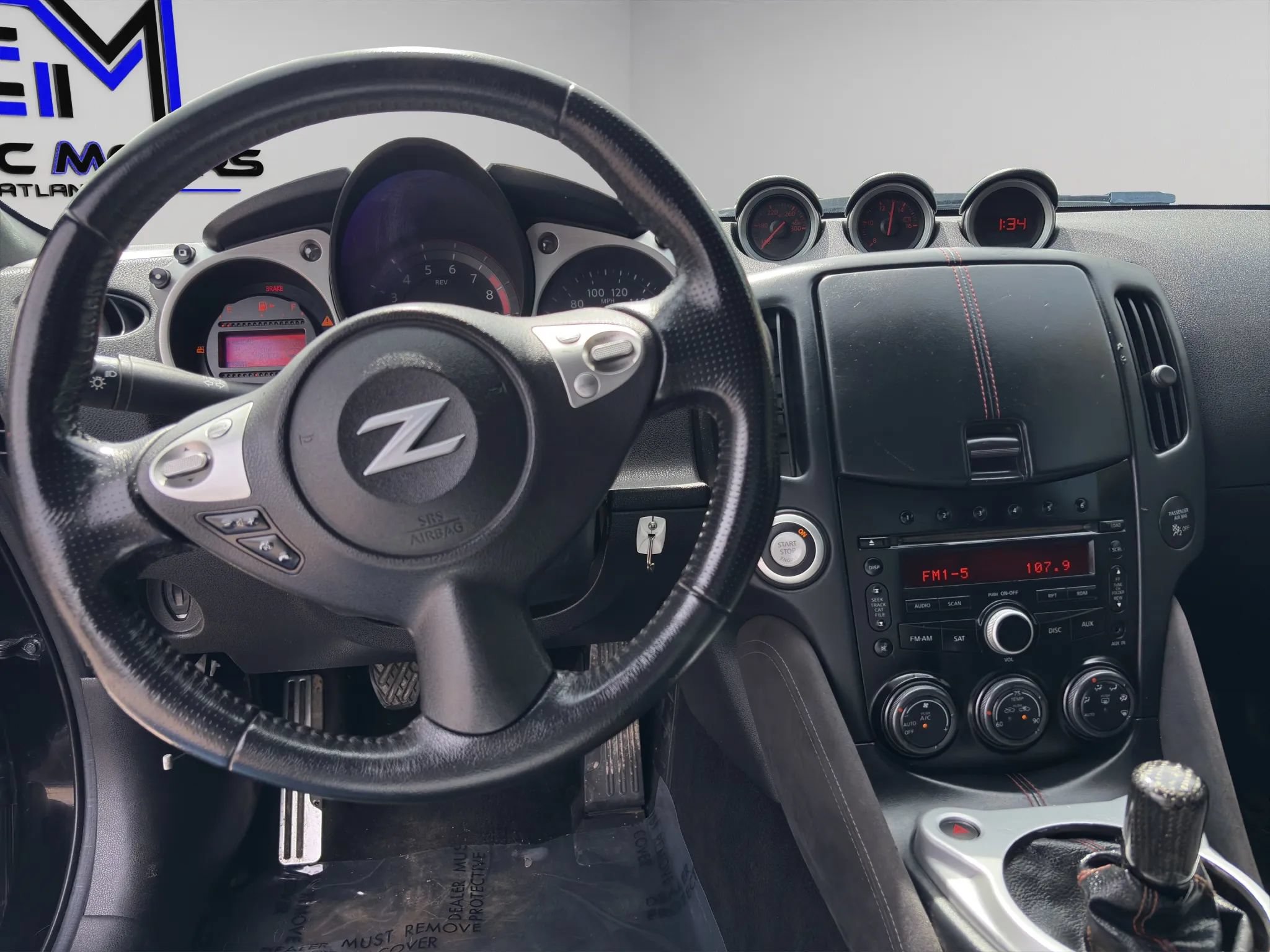 Used 2017 Nissan 370Z Coupe RWD image 11