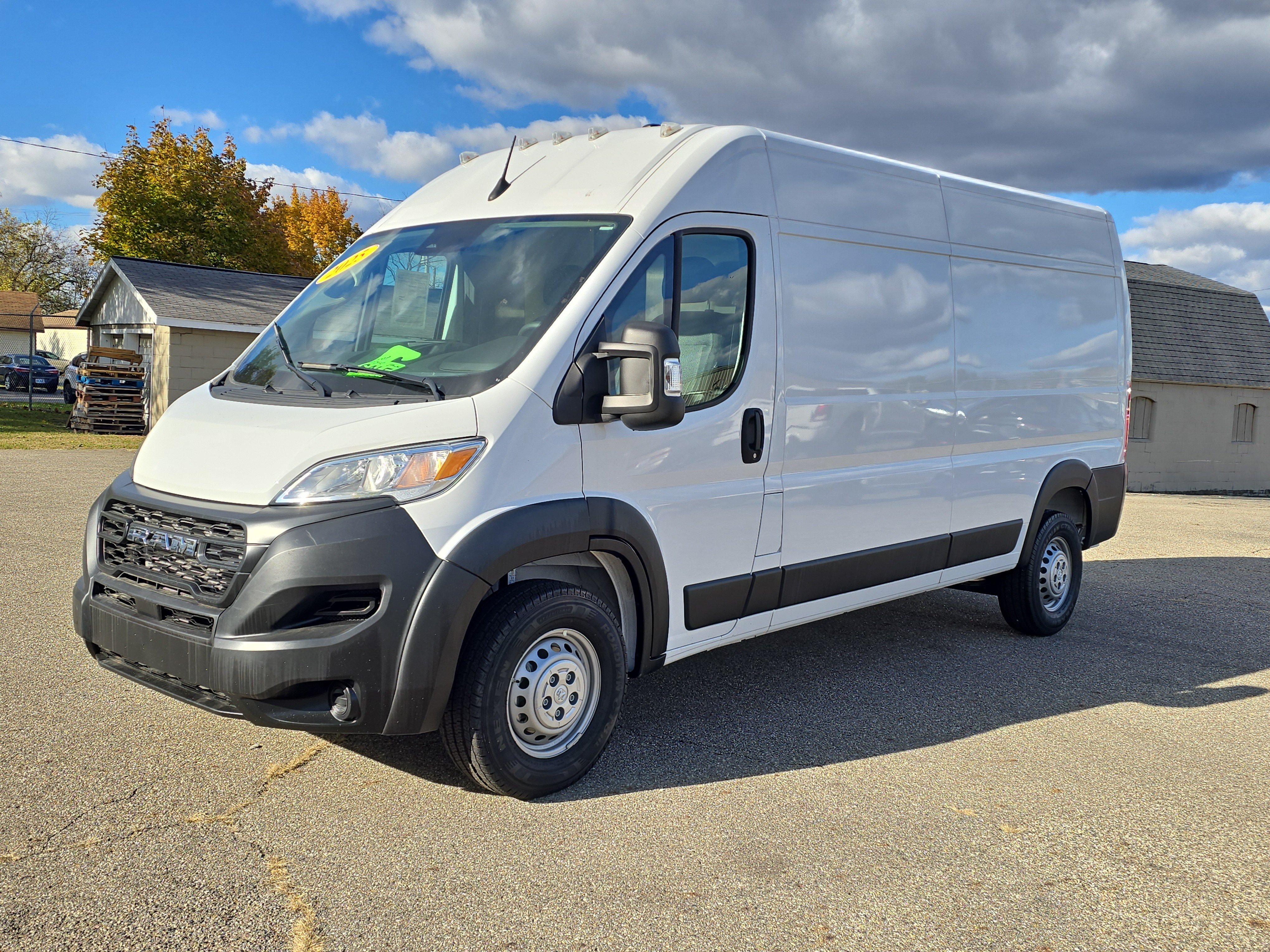 Used 2025 RAM ProMaster 2500 FWD image 2