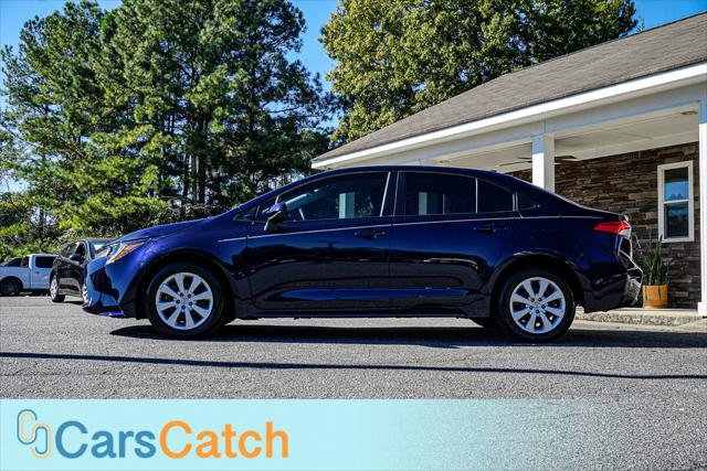 Used 2025 Toyota Corolla LE FWD image 14