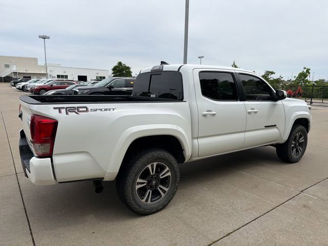Used 2017 Toyota Tacoma TRD Sport w/ Tow Package image 5