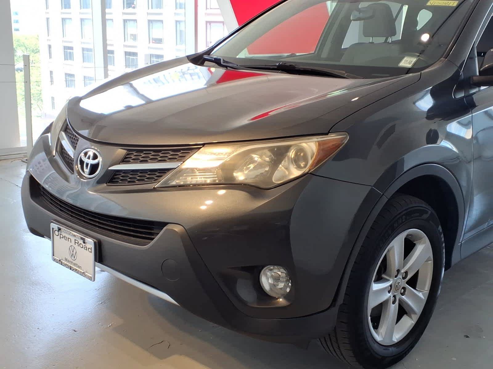 Used 2013 Toyota RAV4 XLE AWD/4WD image 7