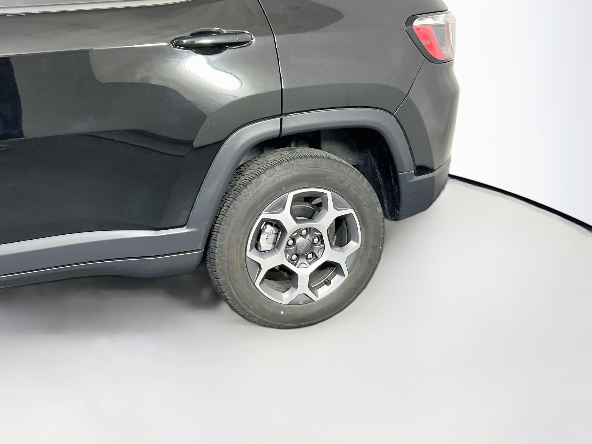 Used 2022 Jeep Compass Trailhawk w/ Sun and Sound Group AWD/4WD image 28