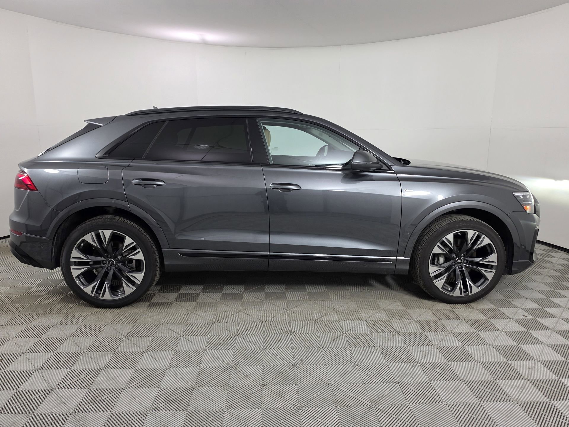 Certified 2025 Audi Q8 Premium Plus w/ Premium Plus Package AWD/4WD image 8