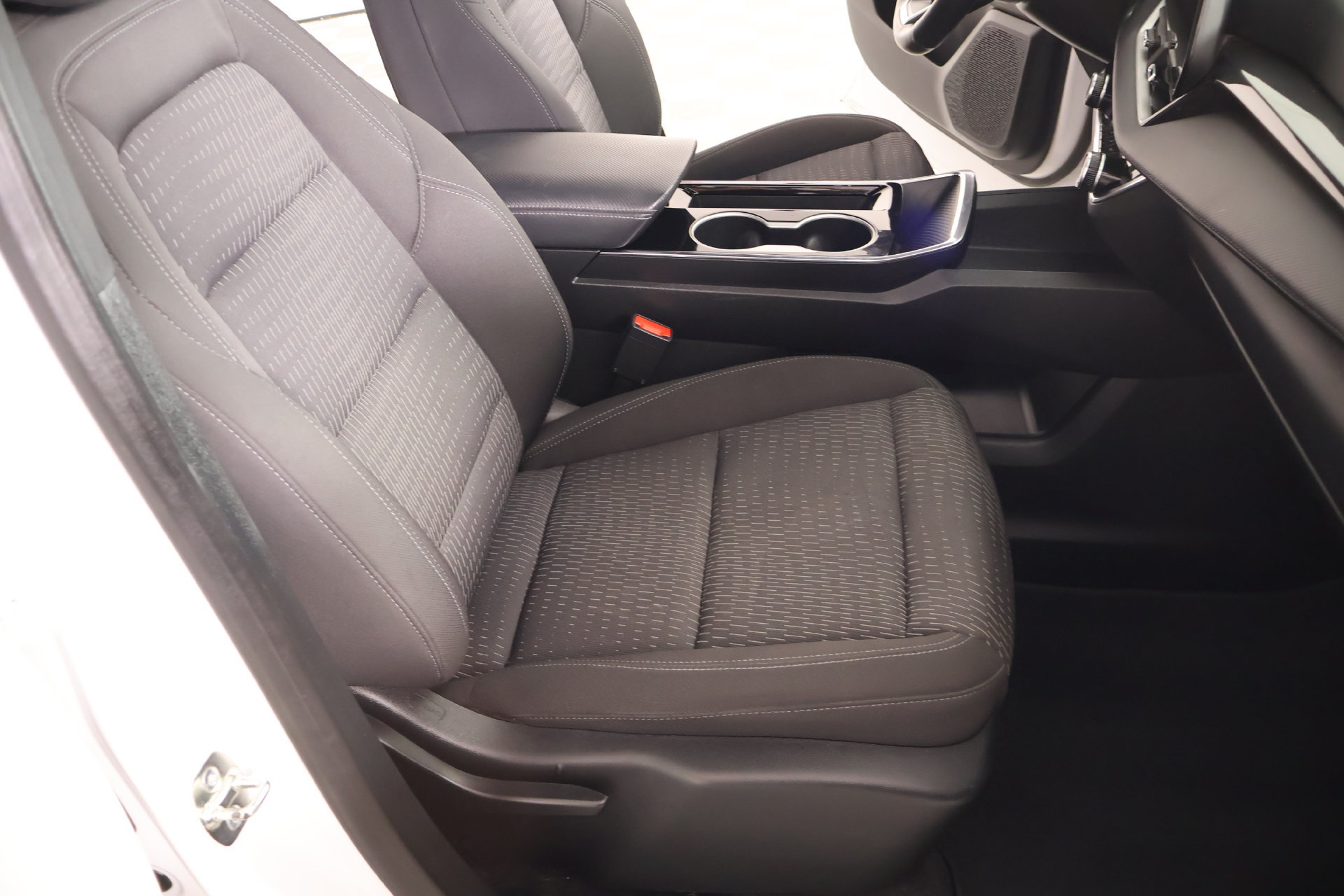 Used 2025 Chevrolet Equinox LT FWD image 13