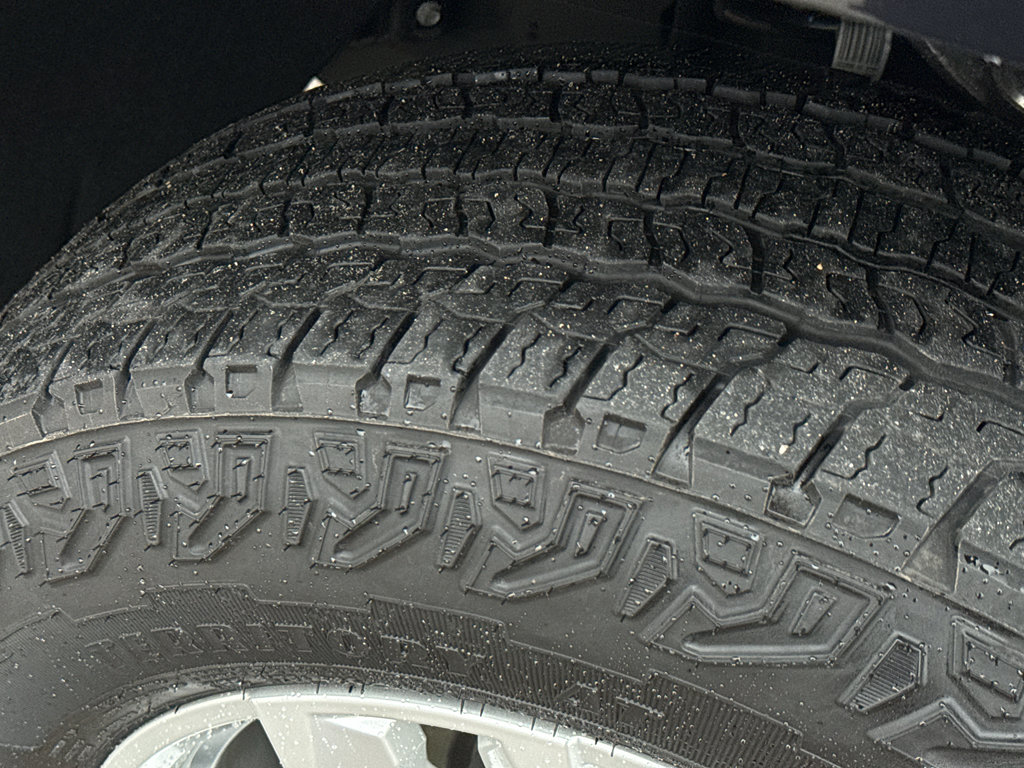 Used 2022 Chevrolet Silverado 1500 RST image 11