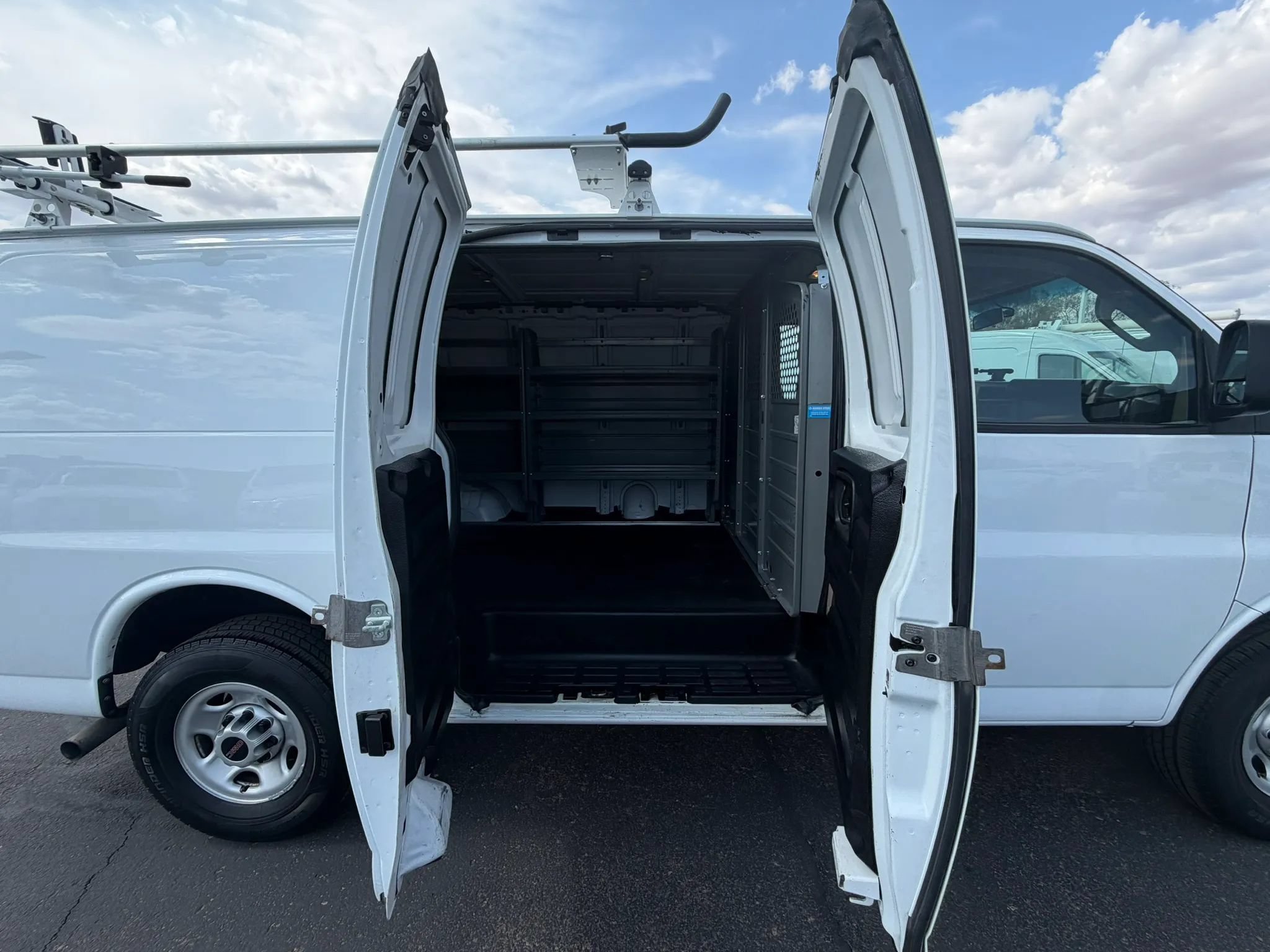 Used 2022 GMC Savana 2500 w/ Driver Convenience Package RWD image 16