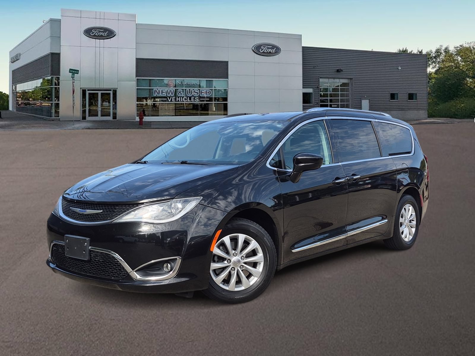 Used 2019 Chrysler Pacifica Touring-L FWD 360° Tour