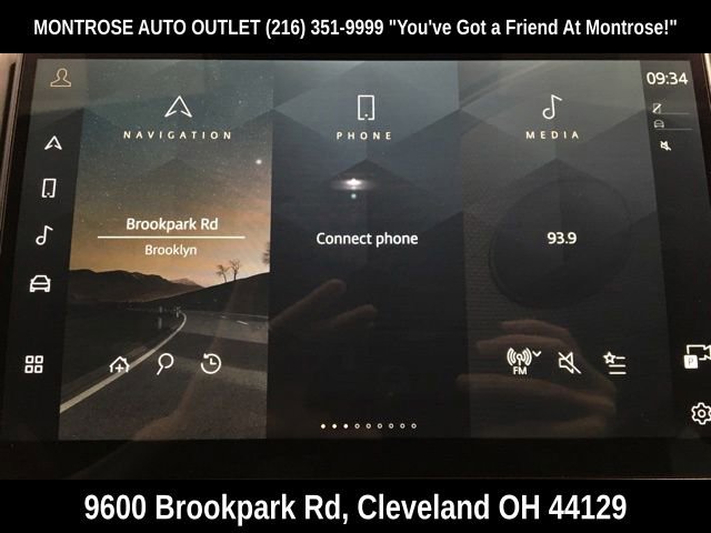 New 2023 Land Rover Discovery HSE R-Dynamic image 18