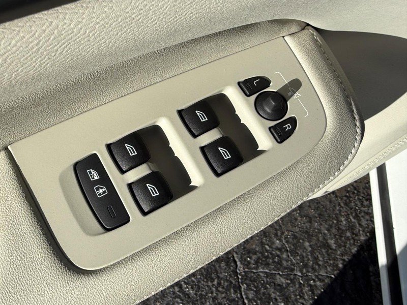 Certified 2024 Volvo S60 B5 Plus image 14