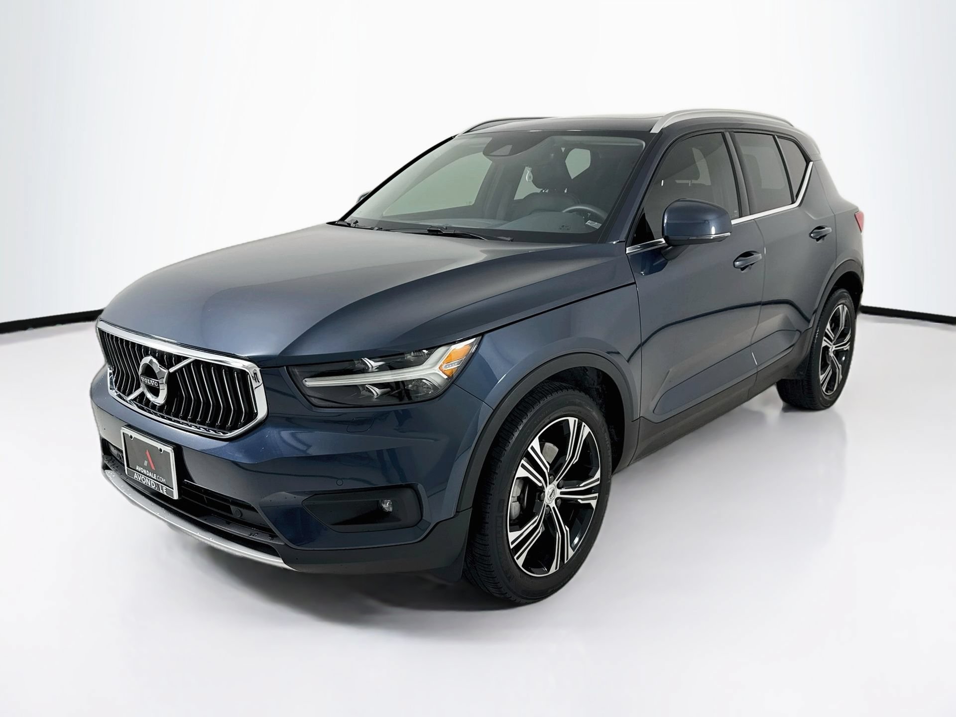 Used 2022 Volvo XC40 T5 Inscription w/ Climate Package AWD/4WD image 3