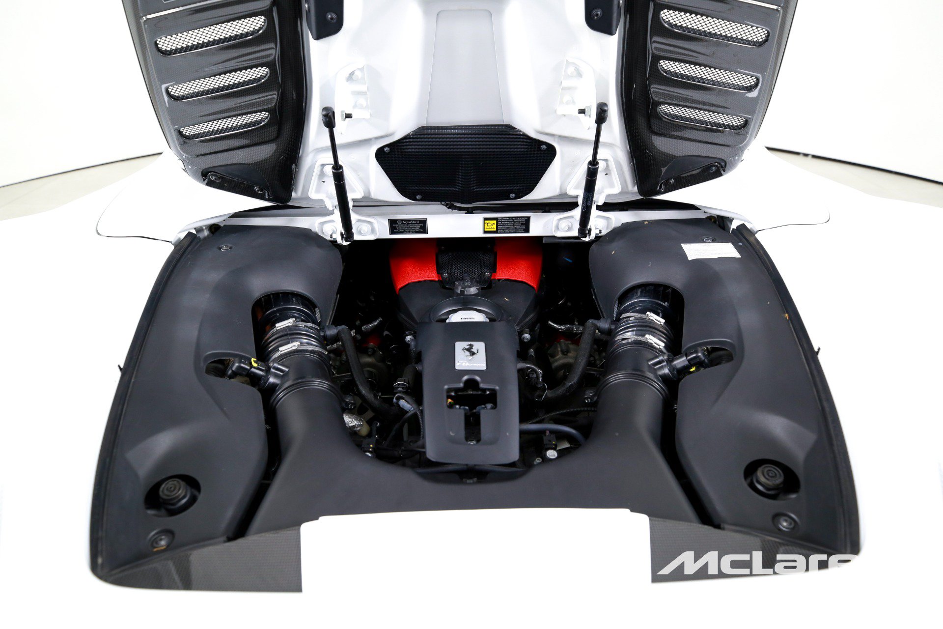 Used 2023 Ferrari F8 Tributo RWD image 24