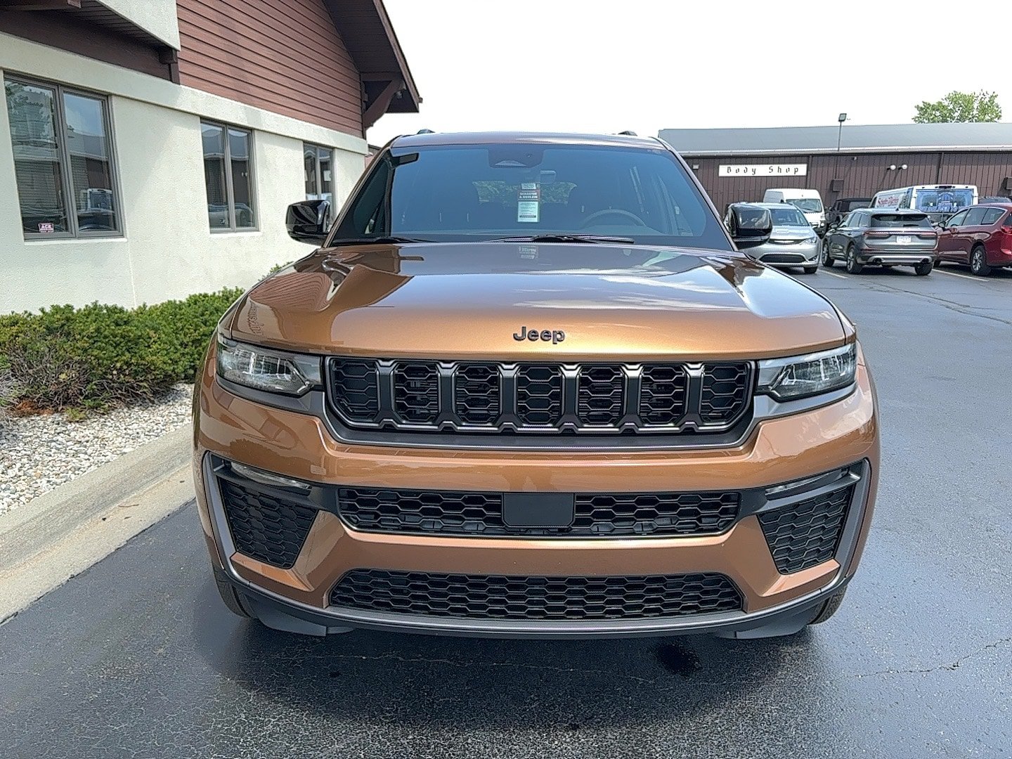 New 2026 Jeep Grand Cherokee L Limited w/ Limited Altitude Package AWD/4WD image 3