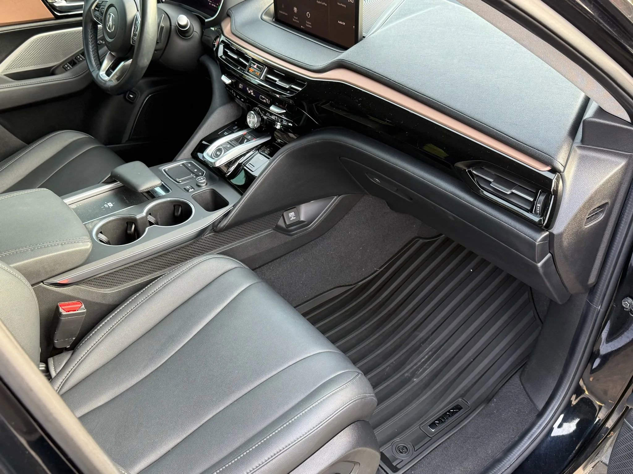 Used 2022 Acura MDX SH-AWD image 11