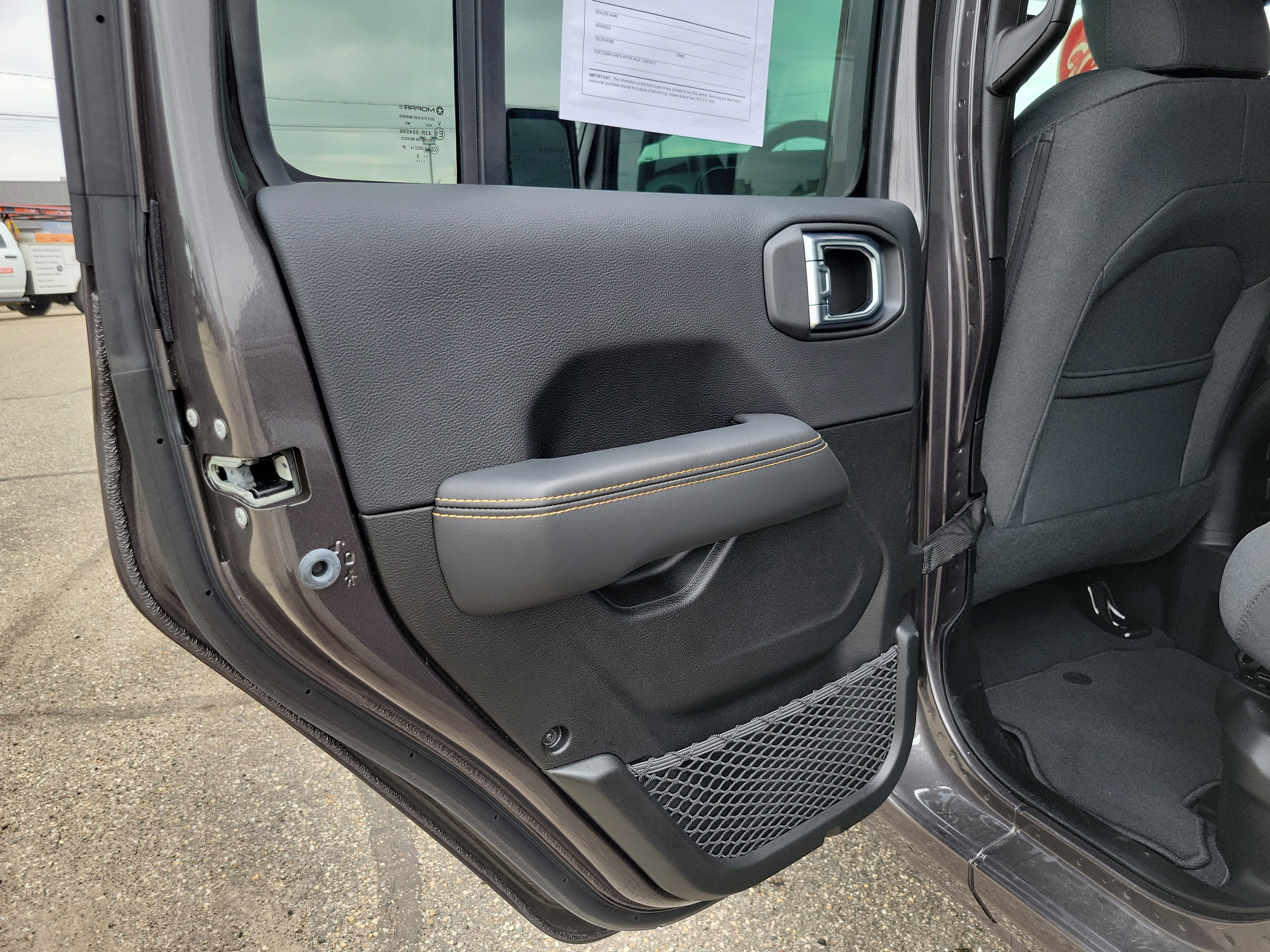 Used 2025 Jeep Wrangler Unlimited Sahara w/ Safety Group image 16