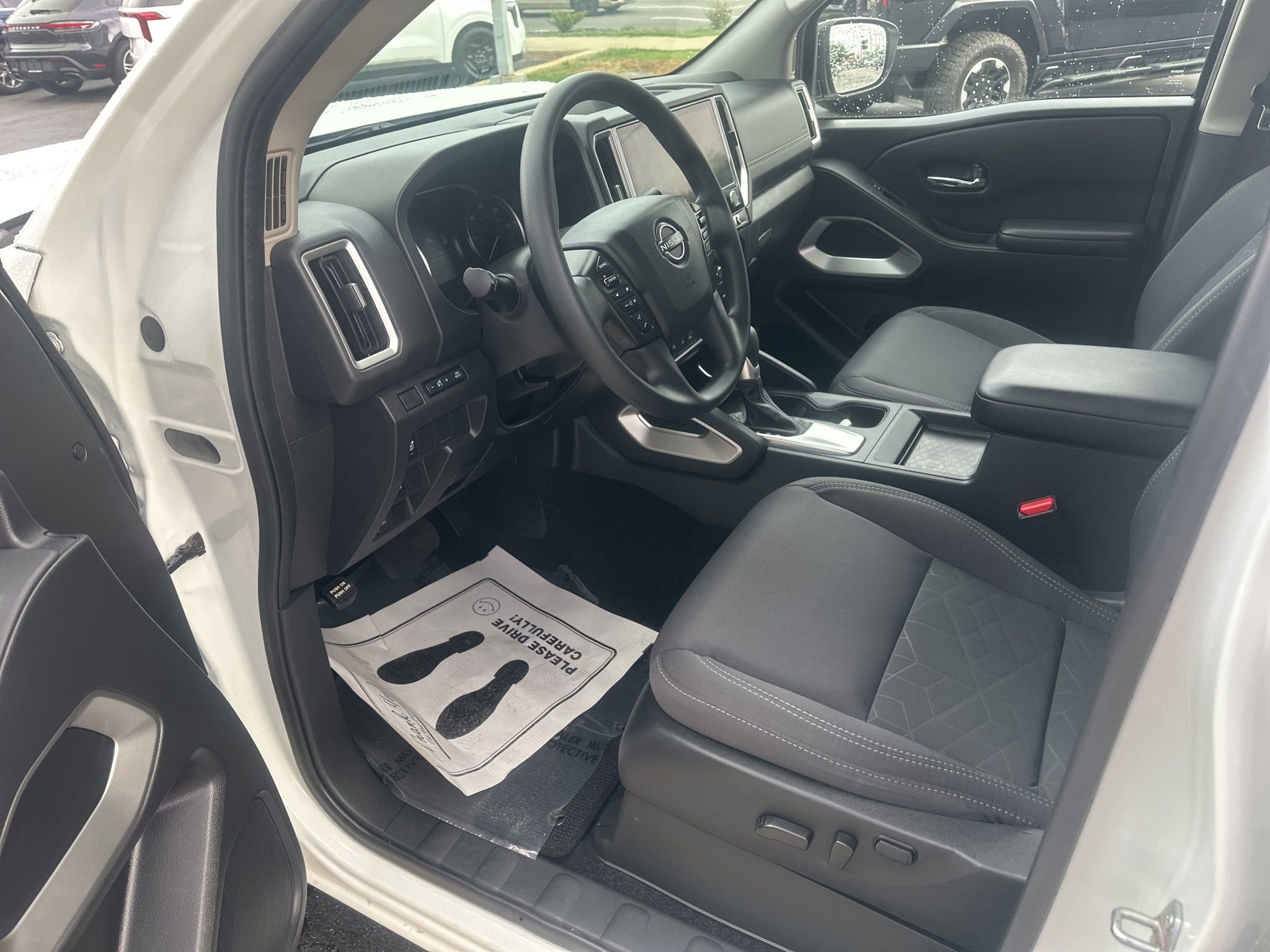 Used 2025 Nissan Frontier SV RWD image 19