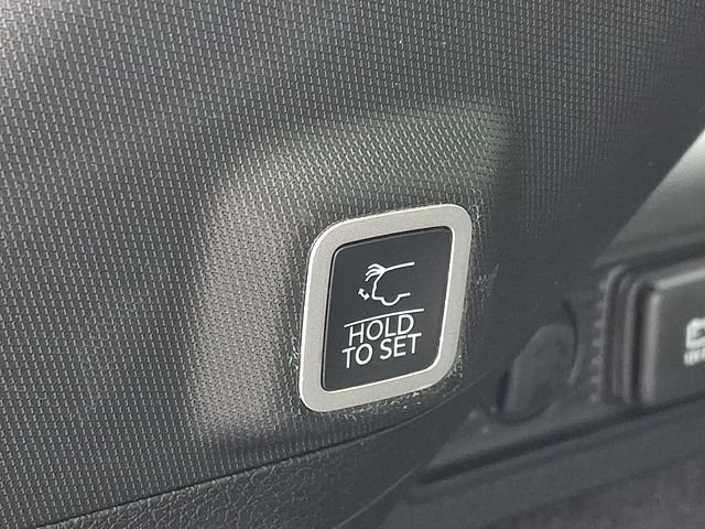 Used 2022 Jeep Grand Cherokee Summit AWD/4WD image 29