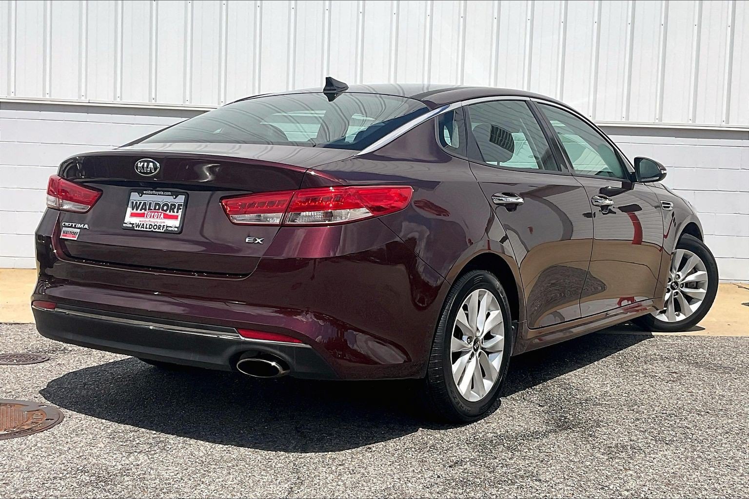 Used 2017 Kia Optima EX w/ Premium Package FWD image 17