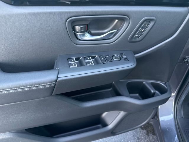 Used 2025 Honda Pilot EX-L image 8