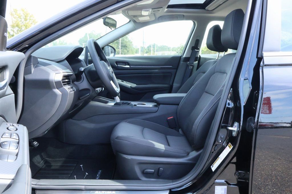 New 2025 Nissan Altima 2.5 SV w/ SV Special Edition Package image 7